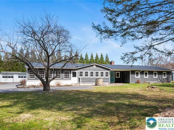 2492 Schlegel Rd, Bath, PA 18014