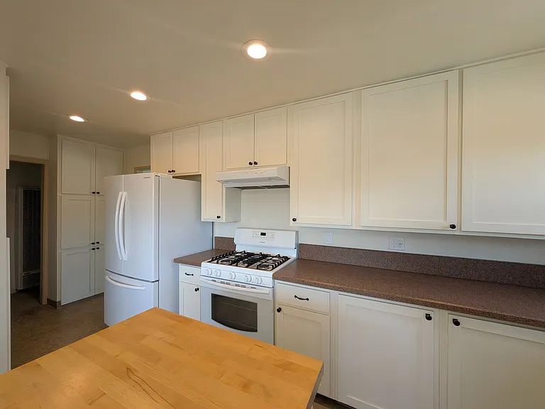 316 S Halcyon Rd — Photo 7