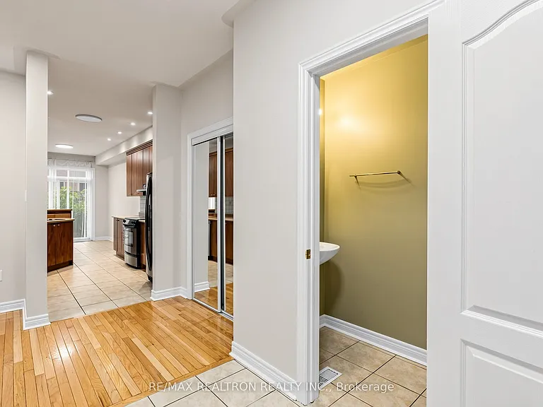 142 Mistywood Cres W — Photo 6