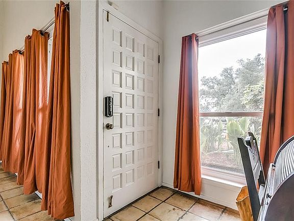 5th image of 458 Stoneridge Trl