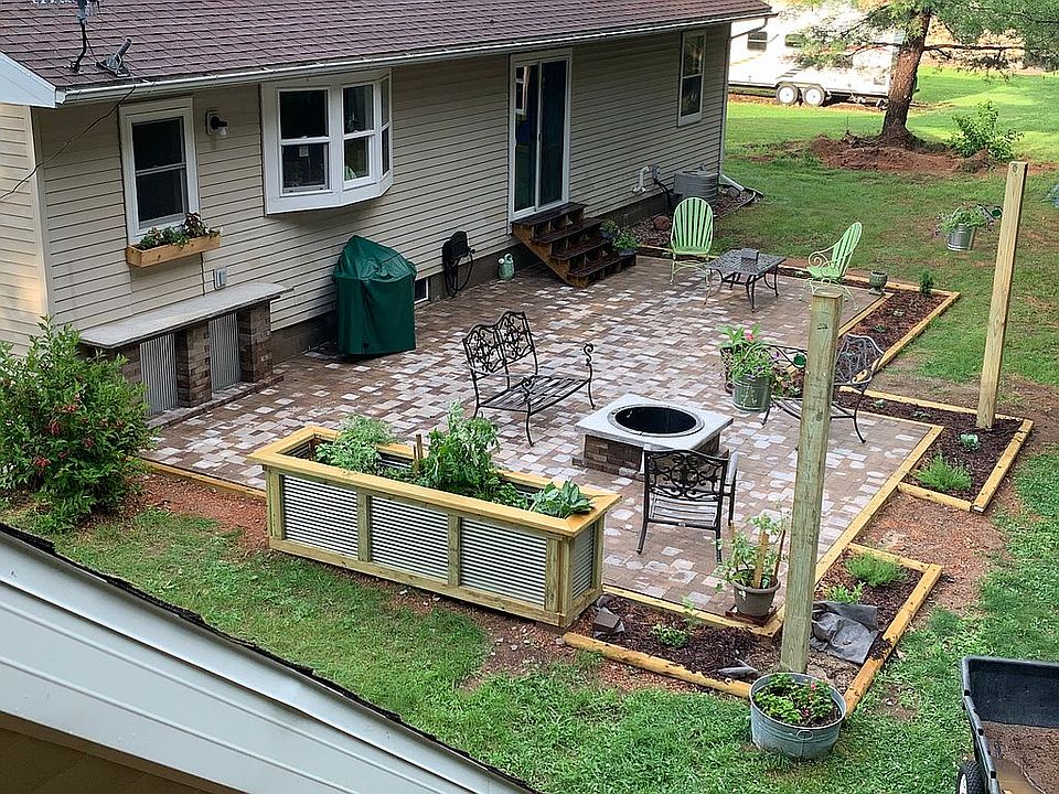 1st image of 152261 Hollibush Ln