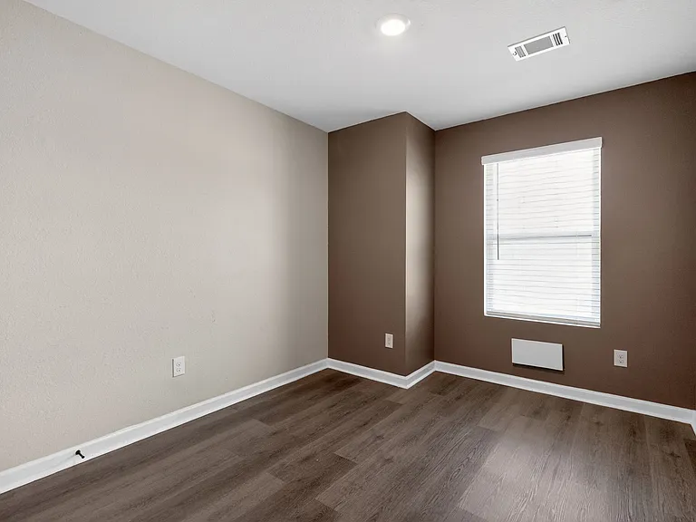 1110 Highwood Ln — Photo 14