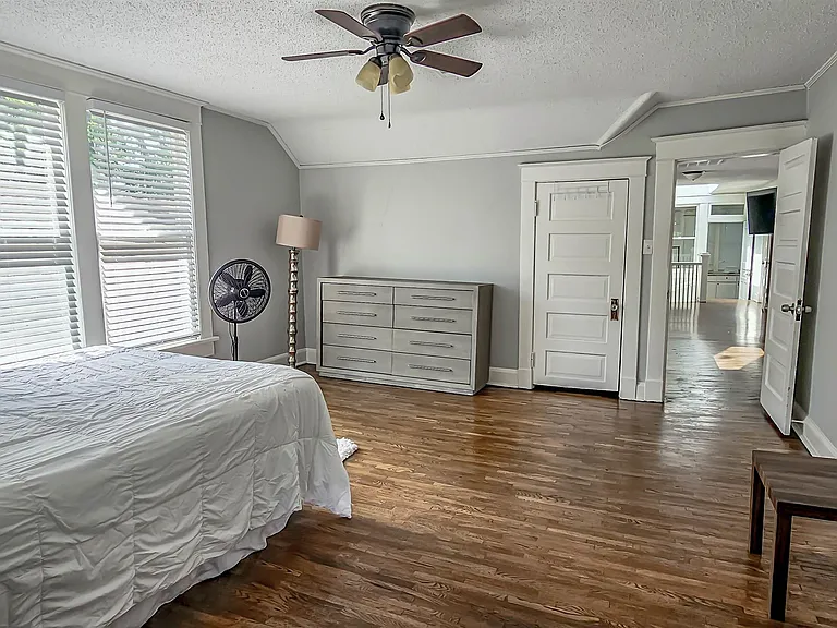 1389 Agnes Pl — Photo 32
