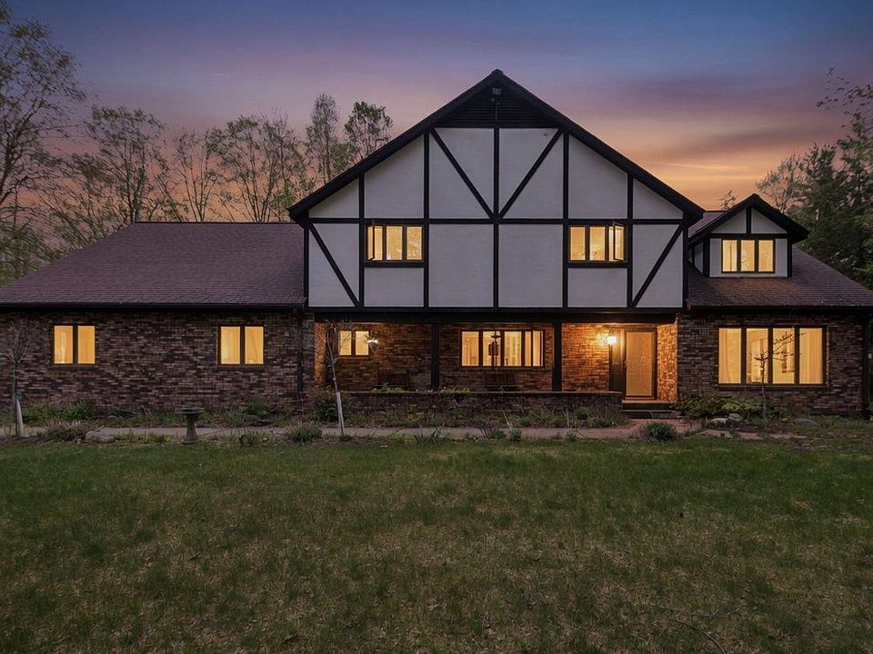 1st image of 2213 Maple Ln