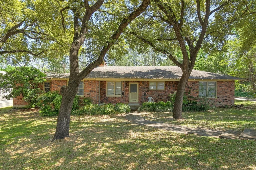 2829 Forest Park Blvd, Fort Worth, TX 76110 Zillow