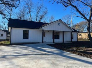512 E 22nd St, Tishomingo, OK 73460
