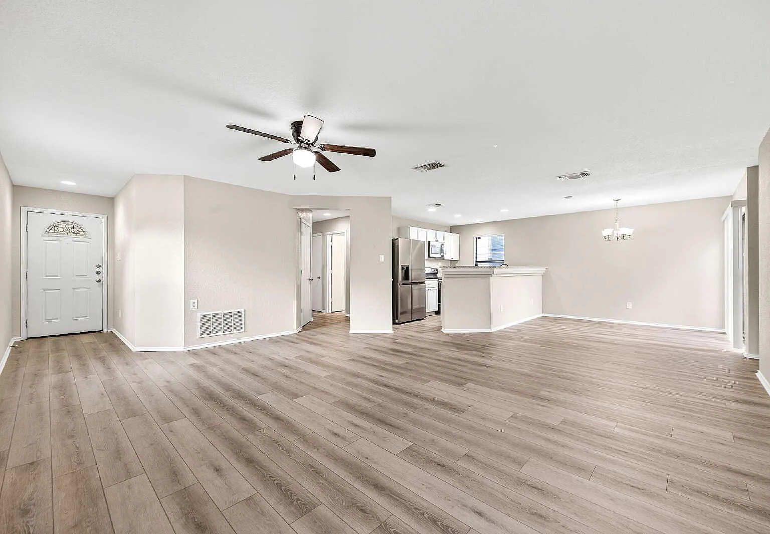 3 bed, 2.0 bath, 1313 sqft, $1,650 — Photo 4