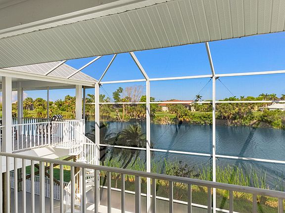 4th image of 1564 Middle Gulf Dr