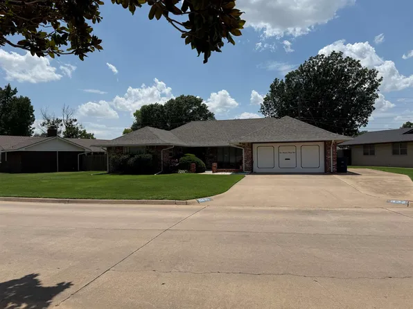 134 S Hoover St, Enid, OK 73703