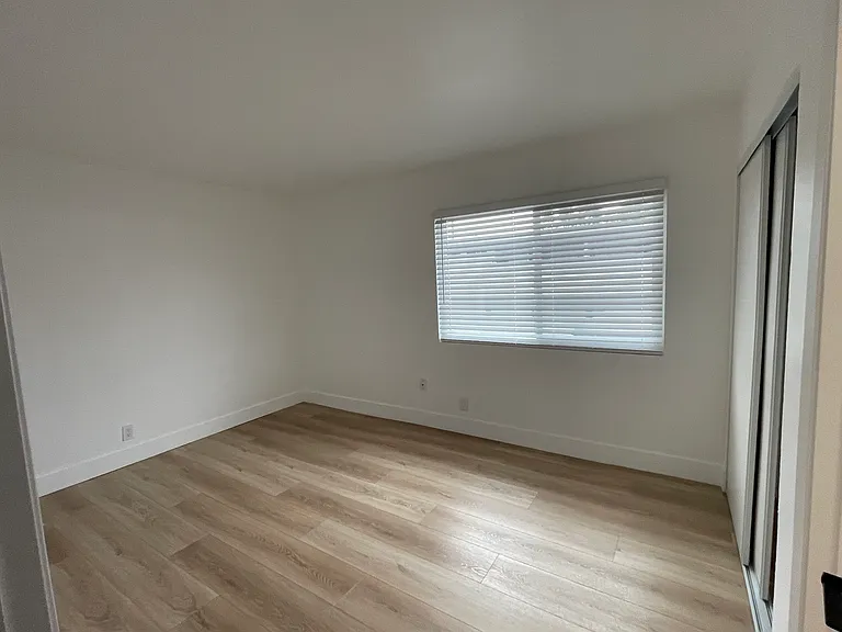 1221 E Beechwood St #2B — Photo 7