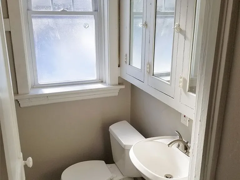(333) 4048-52 Giles — Photo 9