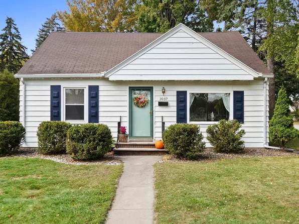 1037 Royal Blvd, Green Bay, WI 54303