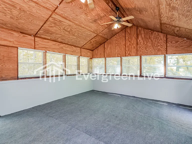 7382 Grovewood Dr — Photo 9
