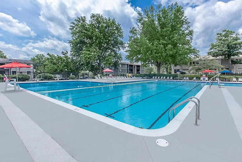 3 bed, 3.5 bath, 1672 sqft, $1,800 — Photo 2