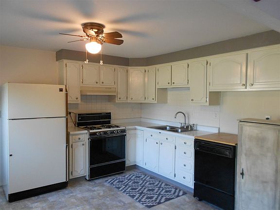 5th image of 921 Tulip Dr