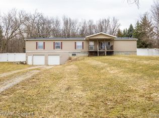 9226 Cherrywood Rd, Clarkston, MI 48348