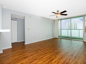 3009 Ala Makahala Pl, Honolulu, HI