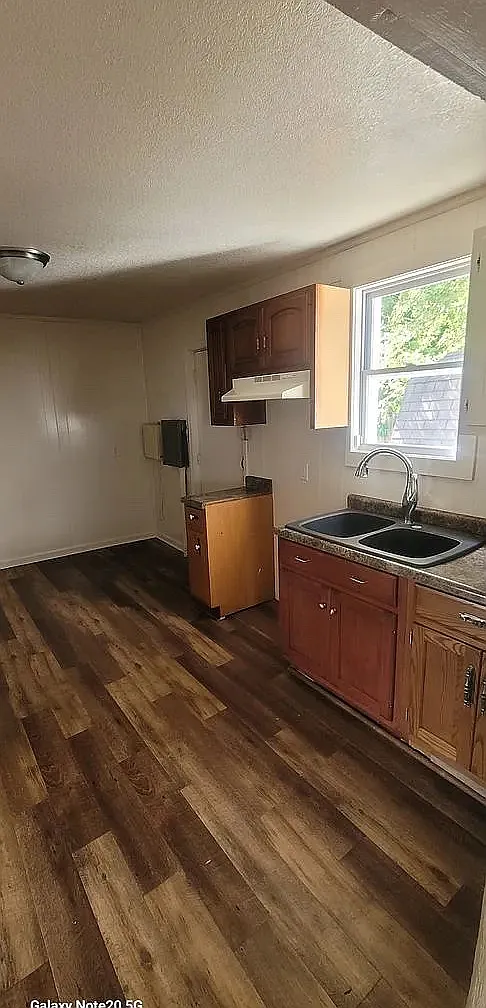 3 bed, 1120 sqft, $675 — Photo 3