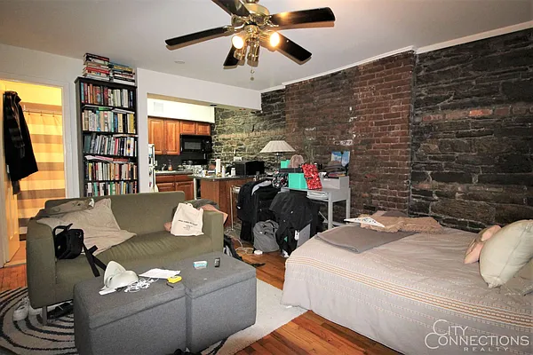 Rented by City Connections Realty | media 16