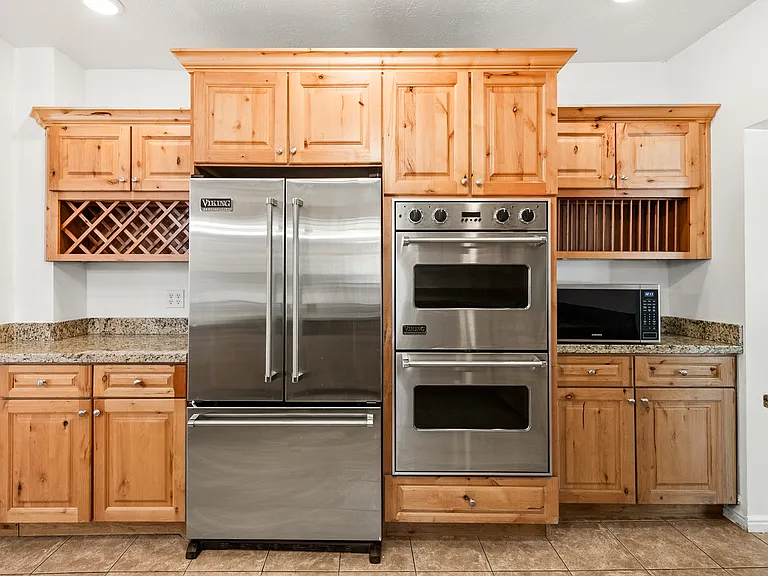 609 E Wilmington Ave — Photo 7