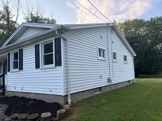 3 bed, 1.5 bath, 1558 sqft, $2,900 — Photo 2