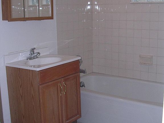 4th image of 1419 E Brady St #A