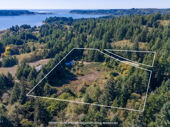 3728 N Bayview Rd, Waldport, OR 97394