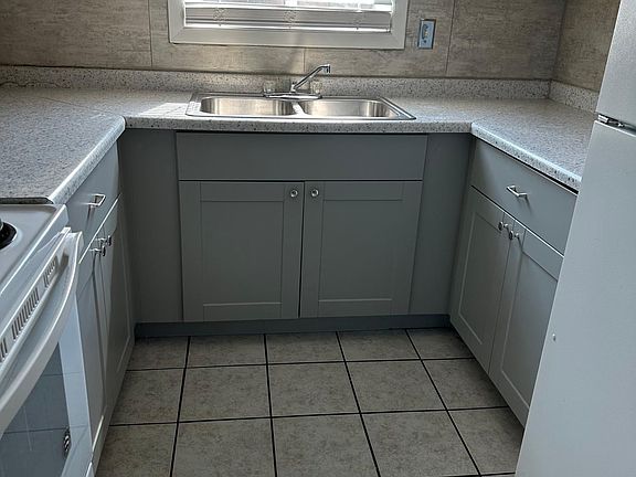 4th image of 2031 Narcissus Ave APT 3E