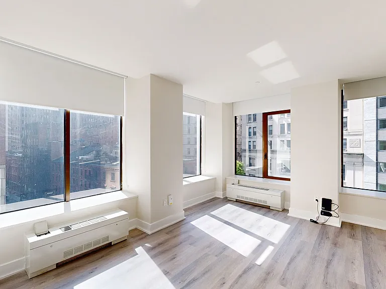 10 Hanover Square — Photo 111
