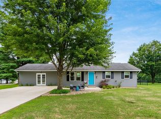 5470 Airwood Dr, Zanesville, OH 43701