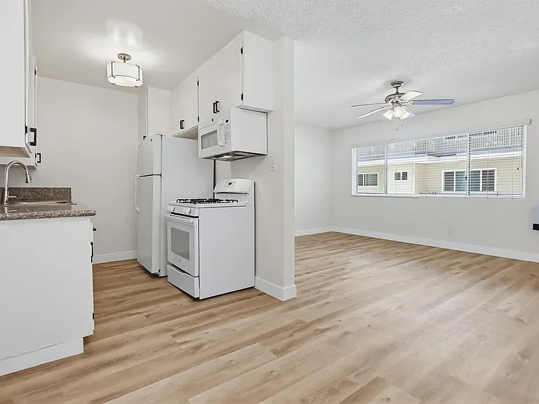 6407 10th Ave — Photo 13