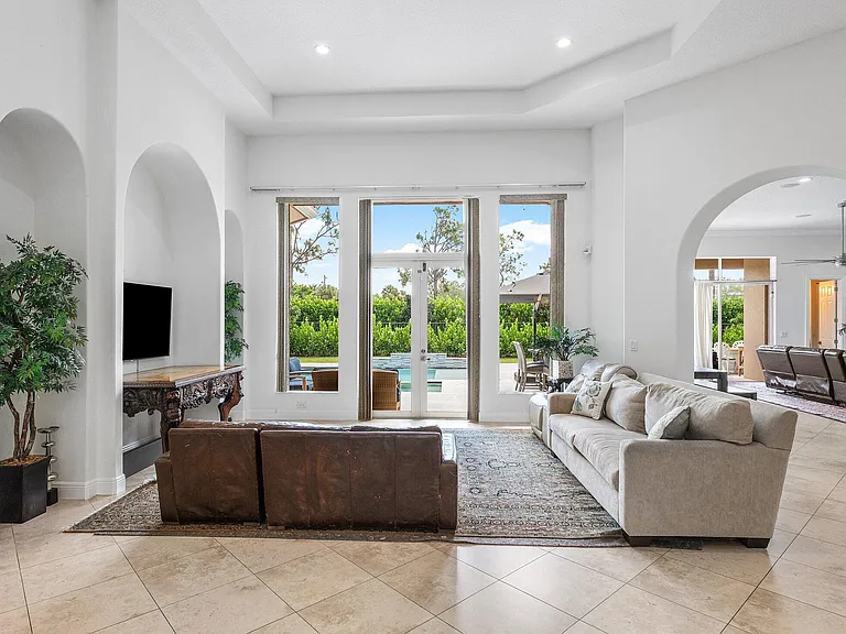 3381 Lago De Talavera — Photo 10