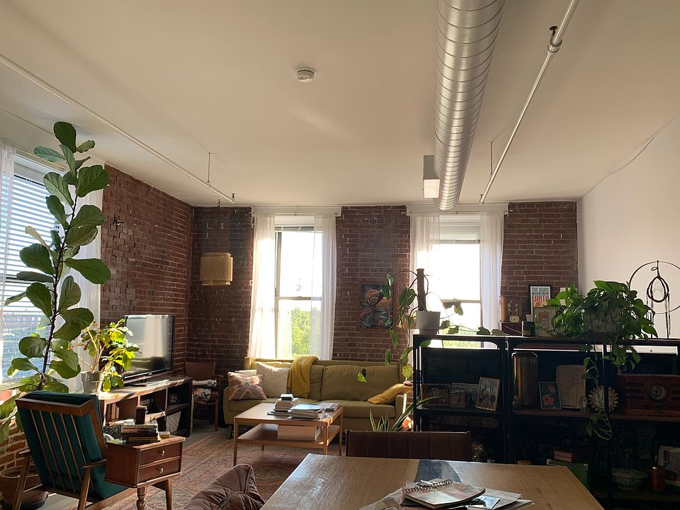 1st image of 309 Delaware St APT 301