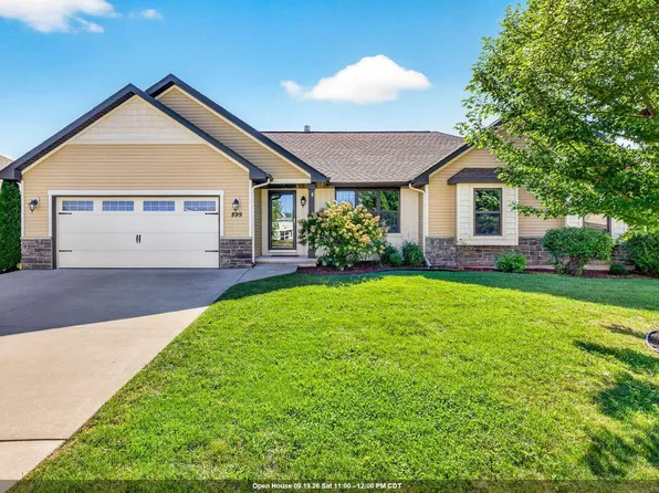 899 Lotus Trl, Menasha, WI 54952