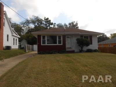 1704 N Broadway St, Peoria, IL, 61604