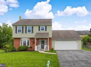 338 W Cedar St, New Holland, PA 17557