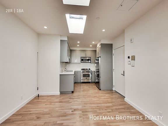 2nd image of 7 Hallam St Unit 6