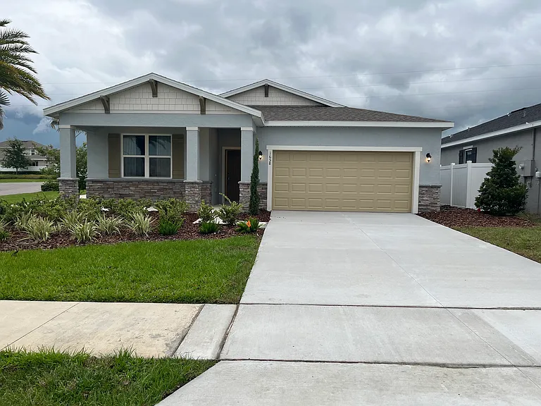 1658 Blue Lagoon Cir — Photo 3
