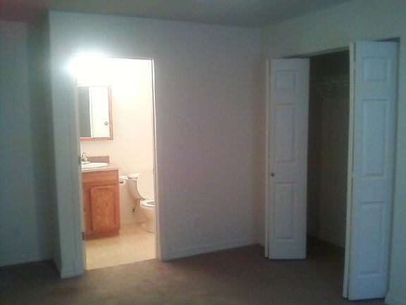 Master bed & bath