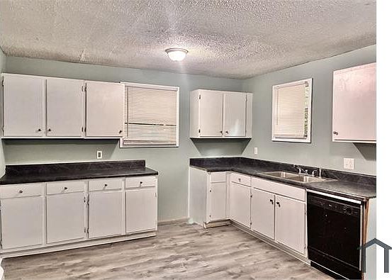 4th image of 12 Gray St