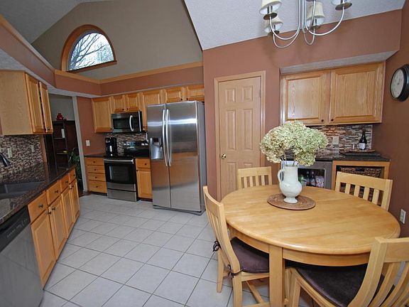 5th image of 1478 Westwood Dr