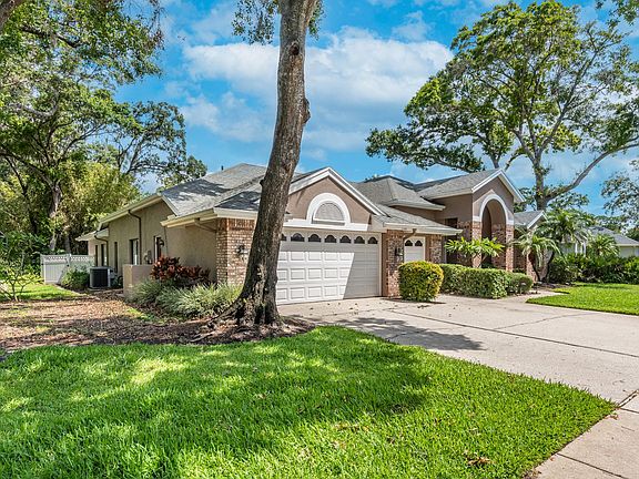 3rd image of 2106 Crooked Creek Way