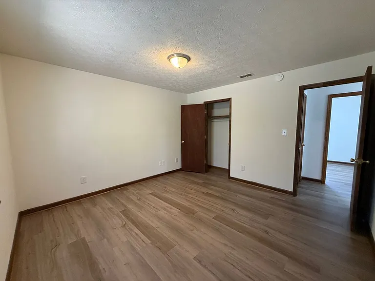 113/115 Michele Dr — Photo 7