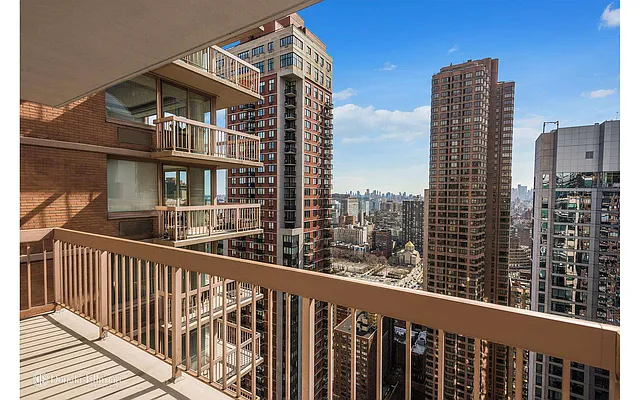 Rented by Douglas Elliman | media 29