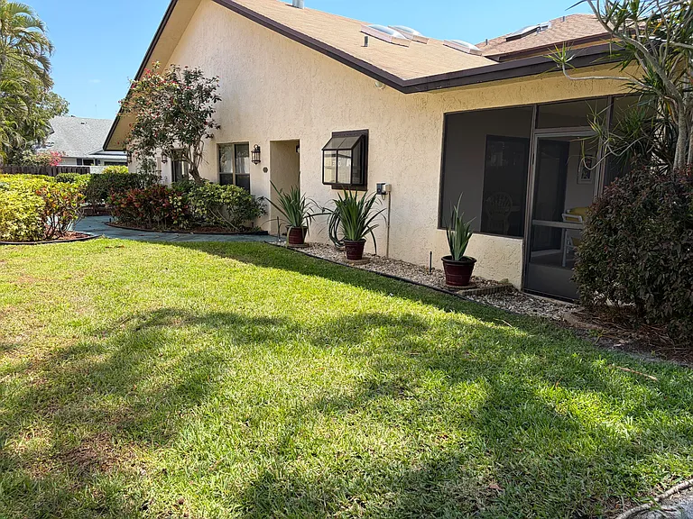 354 SW 28th Ave — Photo 36