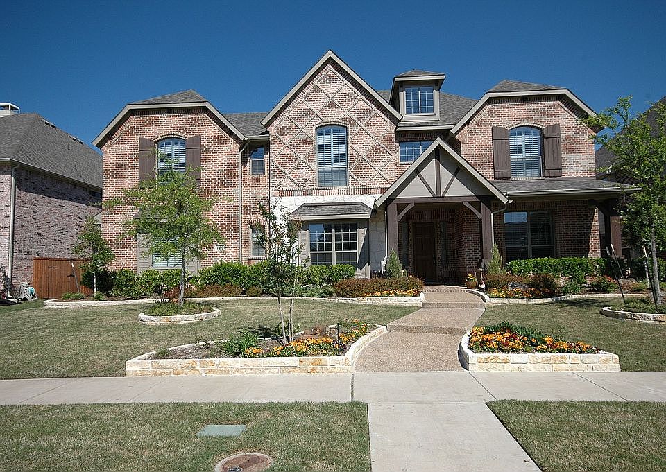 1st image of 1404 Luckenbach Dr
