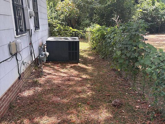 5th image of 139 Iris Ave