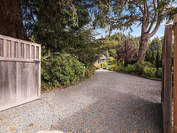 4th image of 22753 Sylvan Way