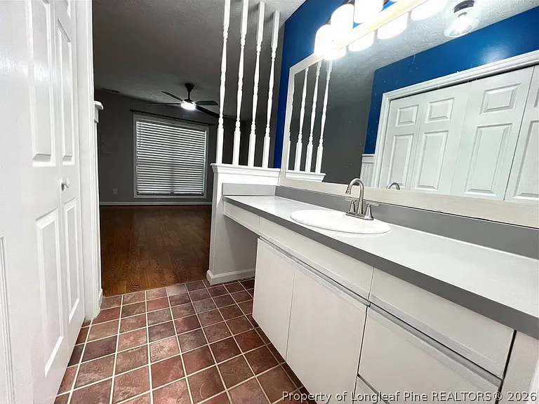 2105 Wexford Oaks Ct — Photo 23