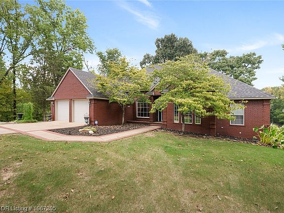 2nd image of 7 Tiffany Ln